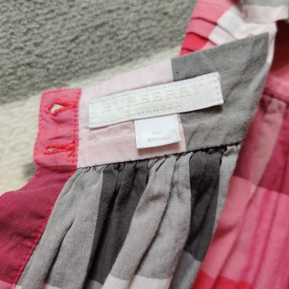 Kids Burberry skirts - Picture 3 of 3